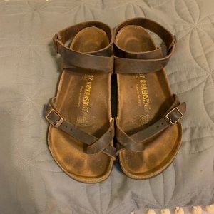 Yara Birkenstocks